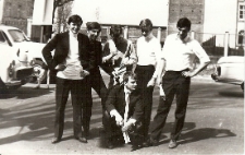 Profesor Z. Hołda z przyjaciółmi