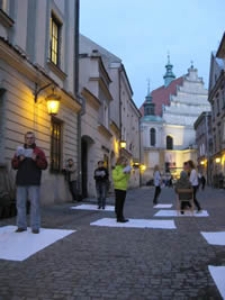 Performance na ulicy Złotej 2