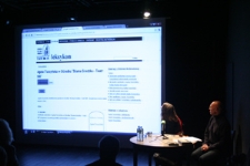 Prezentacja strony internetowej poświęconej Agacie Tuszyńskiej podczas spotkania w Ośrodku "Brama Grodzka - Teatr NN"