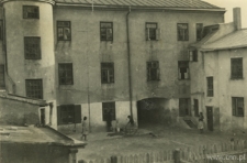 Podw&oacute;rko kamienicy przy ulicy Kalinowszczyzna 58 w Lublinie