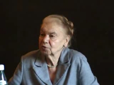 Wspomnienie lat szkolnych Julii Hartwig