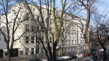 Budynek II Liceum Ogólnokształcącego im. Hetmana Jana Zamoyskiego przy ulicy Ogrodowej 16