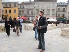 Misterium Dzwonu 2005, plac po farze