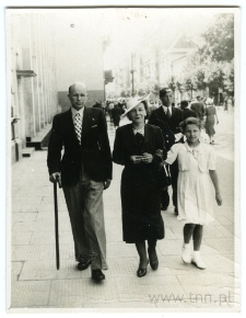 Piotr Petz z żoną Emilią i córką Marią na Krakowskim Przedmieściu w Lublinie
