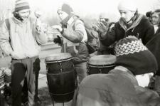 Muzycy na wiecu antyatomowym w Lublinie