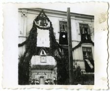 Ołtarz Bożego Ciała przy kamienicy na ulicy Kalinowszczyzna 58 w Lublinie