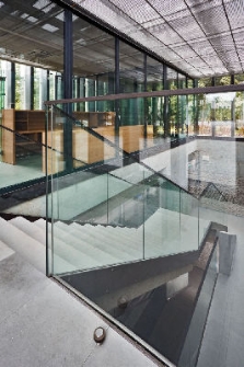 Budynek administracyjno-biurowy Kancelarii Sejmu RP w Warszawie. Wnętrze