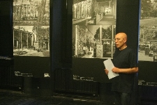 Tomasz Pietrasiewicz otwiera wykład "Poszukiwanie struktur"