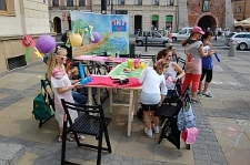 Śniadanie z Alicją - dzieci przy lubelskim Ratuszu