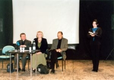 Ks. Alfred Wierzbicki na promocji książki "Spotkania na Placu"