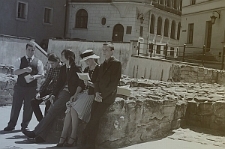 Uczniowie z lubelskich szk&oacute;ł w trakcie gry miejskiej