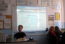 Michał Zabłocki w trakcie warsztat&oacute;w poezji multimedialnej