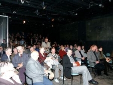 Publiczność na promocji książki pt. "Oko Cadyka"