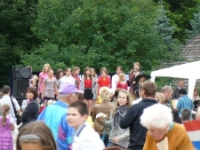 Występ grupy dziecięcej podczas Festynu SP nr 14, który odbył się w ramach projektu Wspólny Lublin.