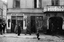 Lublin, ulica Świętoduska 4, róg ulicy Zielonej