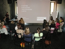 Uczestnicy spotkania pt. "Stefan Kiełsznia - dokumentalista Lublina" z prowadzącą Joanną Zętar