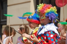 Żonglerzy z legendy cyrkowej przygotowanej na Festiwal "Zaczarowany Lublin"