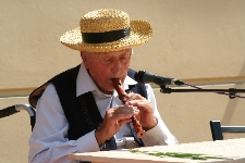 Występ Czesława Maja - artysty ludowego, podczas Festiwalu "Zaczarowany Lublin"