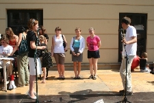 Wręczenie nagr&oacute;d laureatkom konkursu plastycznego na Festiwalu "Zaczarowany Lublin"