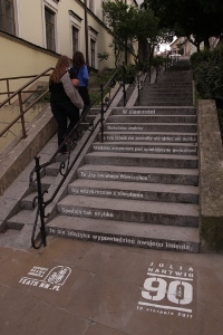 Zaułek Hartwig&oacute;w w dzień 90. urodzin poetki, Julii Hartwig