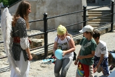 Zabawy ludowe na Placu po Farze podczas Festiwalu "Zaczarowany Lublin"