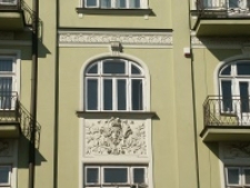 Fragment fasady kamienicy przy ul 3 Maja 18 w Lublinie