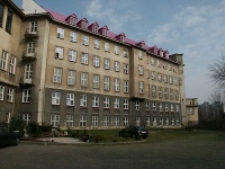 Biskupiak, skrzydła boczne budynku Gimnazjum św. Stanisława Kostki w Lublinie