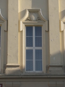 Szpital Wojskowy w Lublinie, obramienie otworu okiennego