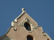 Kamienica przy ul. Chopina 11 w Lublinie, fragment zwieńczenia