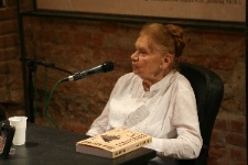 Julia Hartwig podczas spotkania w Izbie Drukarstwa