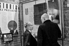 Julia Hartwig i Tomasz Pietrasiewicz w Izbie Drukarstwa