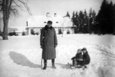 Fotografia rodzinna Czesława Doria-Dernałowicza z dziećmi