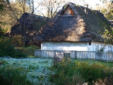 Muzeum Wsi Lubelskiej - zagroda z Brzezin ze sklepem spożywczym