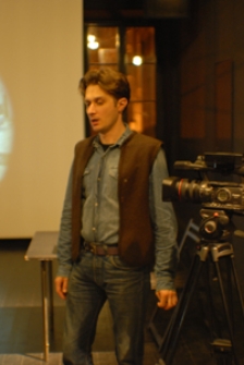 Marcin Sudziński opowiada o szklanych negatywach podczas pierwszego spotkania z cyklu "Laterna Magica"