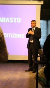 Dariusz Jachimowicz podczas pierwszej debaty z cyklu MIASTO I MY