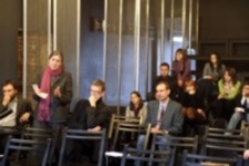 Małgorzata Łukaszuk-Piekara podczas konferencji "Miłosz - Czechowicz. Lektury paralelne"