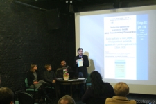 Jakub Malik prezentuje książkę Anny Jeziorkowskiej-Polakowskiej "Pieśni zaklęte w dwa języki&hellip; O kołysankach polskich, żydowskich i polsko-żydowskich (1864-1939)"