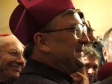 Arcybiskup J&oacute;zef Życiński podczas misterium "Jedna Ziemia - Dwie Świątynie"