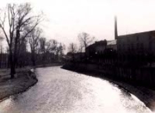 Rzeka Czech&oacute;wka przy Garbarnii w Lublinie. Fotografia