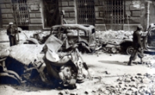 Wraki samochod&oacute;w na ul. Kapucyńskiej w Lublinie. Fotografia