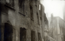 Zniszczone budynki na ul. Jezuickiej w Lublinie. Fotografia