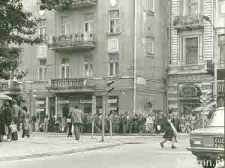 Krakowskie Przedmieście i ulica Chopina w Lublinie - kolejka po mięso