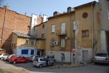 Podw&oacute;rko kamienicy przy ulicy Lubartowskiej 10 w Lublinie