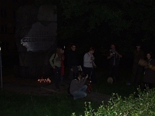 Wieczór w Bramie. Happening pod pomnikiem Józefa Czechowicza