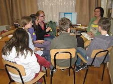 Pierwszy warsztat dziennikarski, od lewej Monika, Agnieszka, Mateusz , Mikołaj, Kasia, Julka