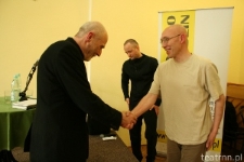 Wręczenie nagrody Kamień Ryszardowi Krynickiemu podczas Festiwalu Miasto Poezji 2008