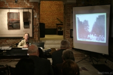 "Uchronić od zapomnienia" - spotkanie z Ewą Hulley, autorką książki "Wspomnienia. Węglin okres okupacji niemieckiej 1939-44"