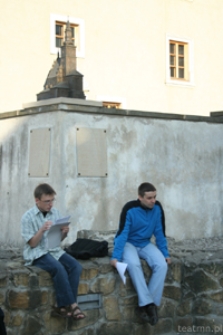 Mieszkanie Poezji - spotkanie z Konradem Grocheckim i Andrzejem Jahołkowskim z Grupy Huvava