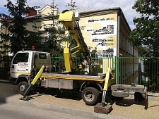 Tworzenie murala z wierszem Wisławy Szymborskiej na ścianie ZS nr 1 w Lublinie