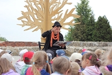 Magiczne Drzewo - Przemek Szymański czyta bajki dzieciom